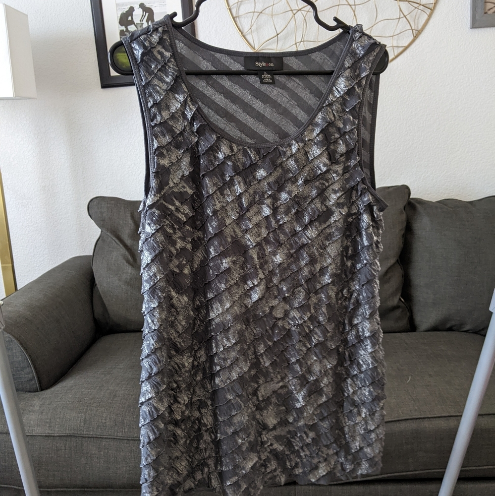 Style & co top size Large metallic